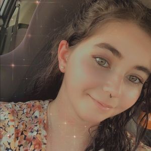 Meet your Posher, Chrissy